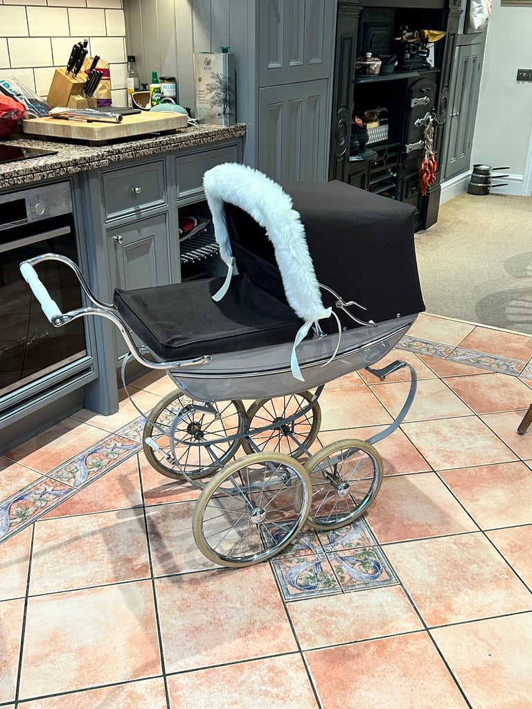 Silver cross vintage dolls pram 