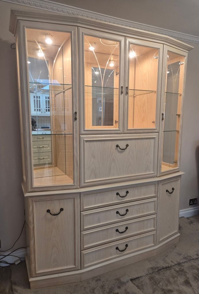 G Plan Limed Oak Large Display Mirrored Cabinet in limed oak with lighting and glass doors.