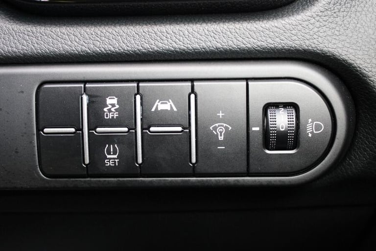 2025 Kia Ceed 1.5 T Gdi Gt Line Hatchback 5dr Petrol Dct Euro 6 (s/s) (138 Bhp) HATCHBACK Petrol ...