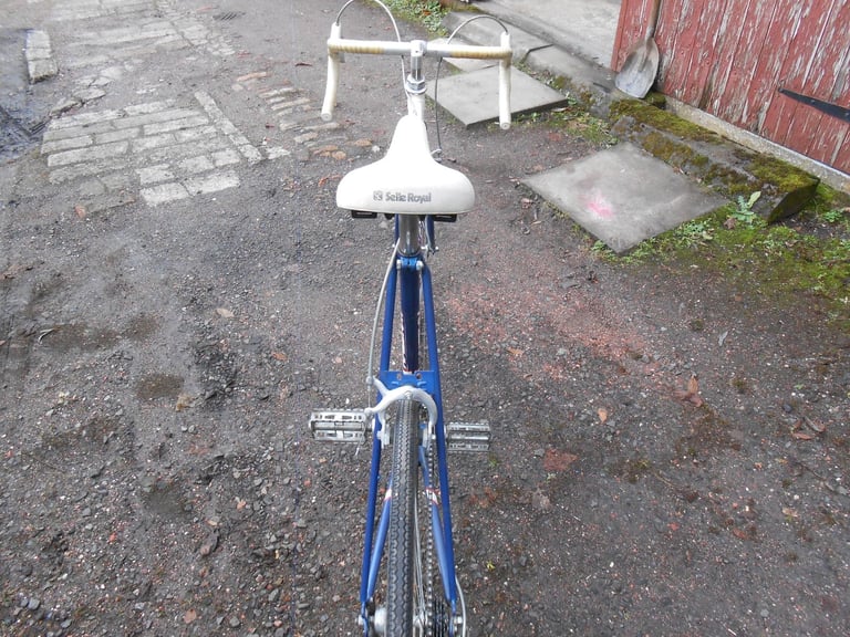 RALEIGH WINNER 10 SPEED ROAD RACING BIKE, RETRO RACER. 1980's.