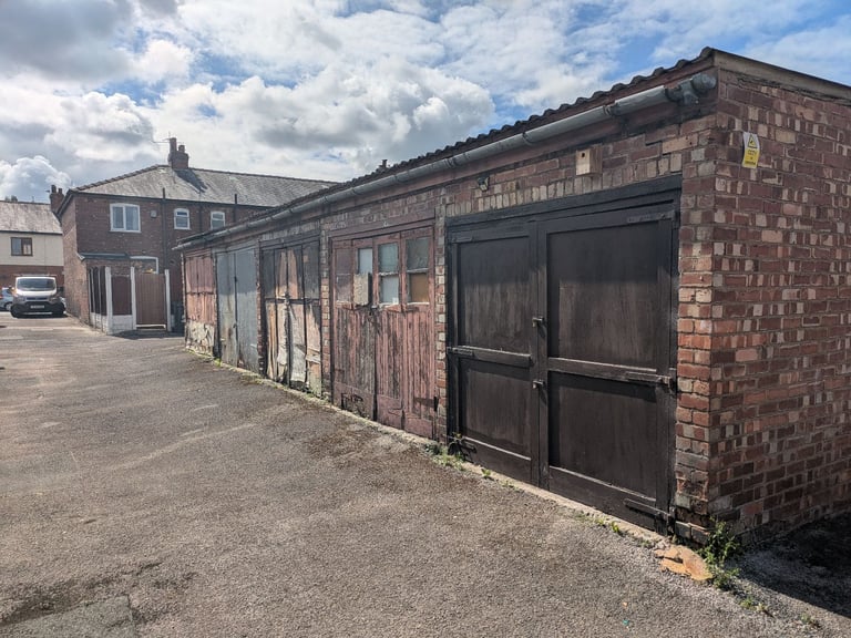 Storage / Garage to Let, Preston PR2