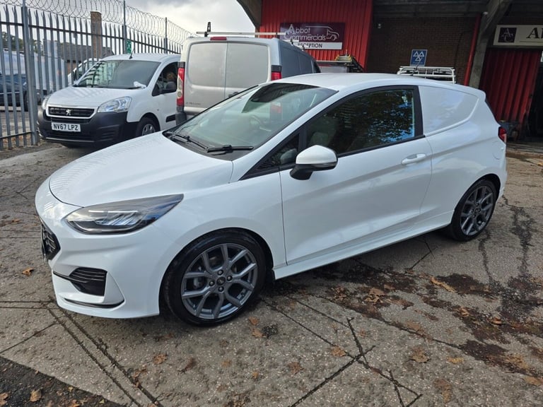 2022 Ford Fiesta Van 1.0T EcoBoost MHEV Sport Van Euro 6 125 ps - AIR CON + CRUISE CAR DERIVED VA...