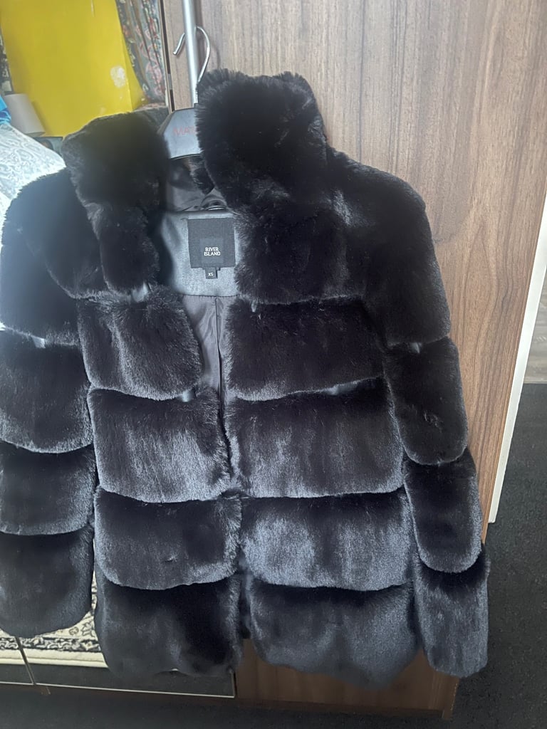 Far Jacket with hood