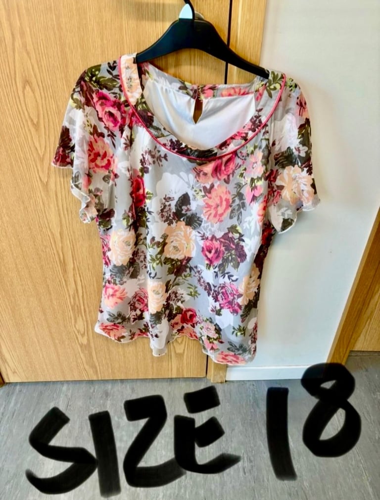 Ladies Clothing Size 18