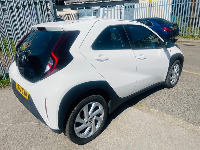 AUTOMATIC LOW MILEAGE 12 MONTH MOT WARRANTY 