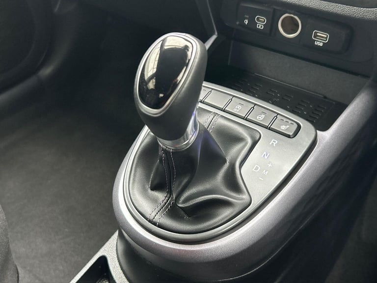 2024 Hyundai i10 1.0 Premium Hatchback 5dr Petrol Auto Euro 6 (s/s) (63 ps) Hatchback PETROL Auto...