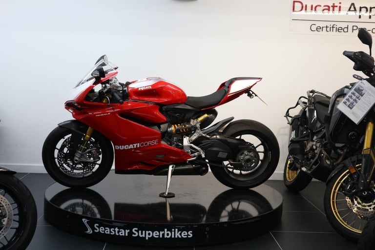 DUCATI PANIGALE R - 3900 MILES - 2016