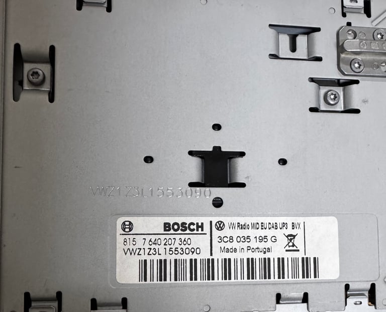 VW Media Unit, SD Card with USB Interface. 3C8035195G/5NO 035 341F