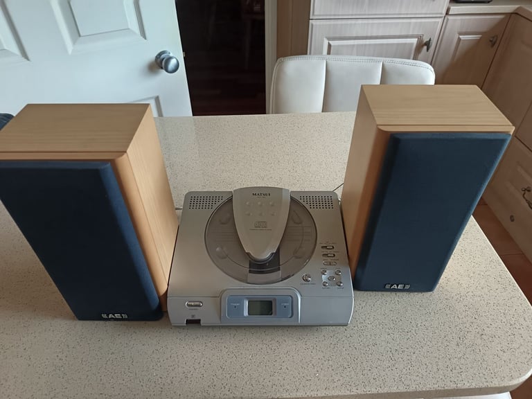 Matsui Compact Disc player, with AE quality speakers