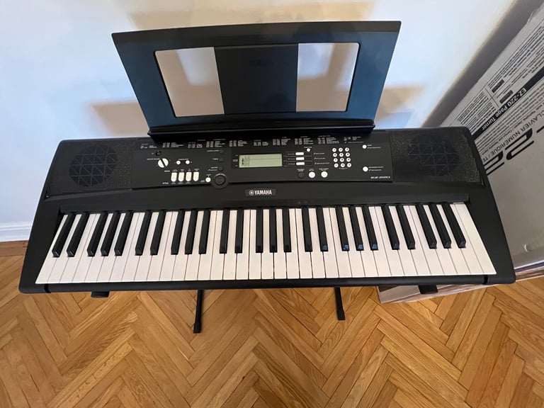 Yamaha EZ220 Keyboard & Stand