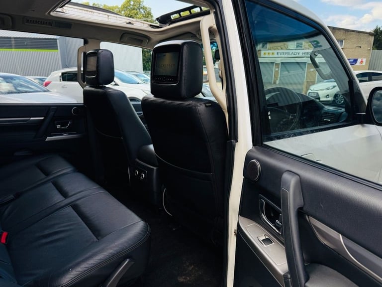 2015 Mitsubishi Shogun 3.2 DI-DC SG4 SUV 5dr Diesel Auto 4WD Euro 6 LWB (187 ps) ESTATE Diesel Au...