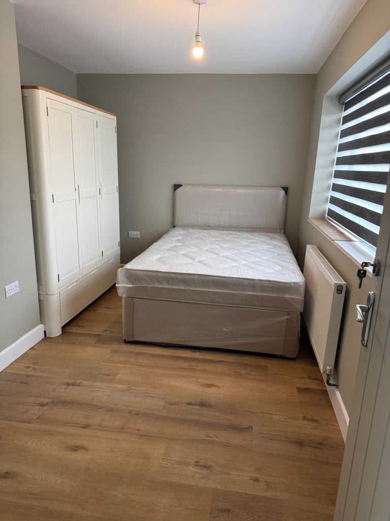 Furnished room to Let – Shared 4-Bedroom House, Oldbury B68