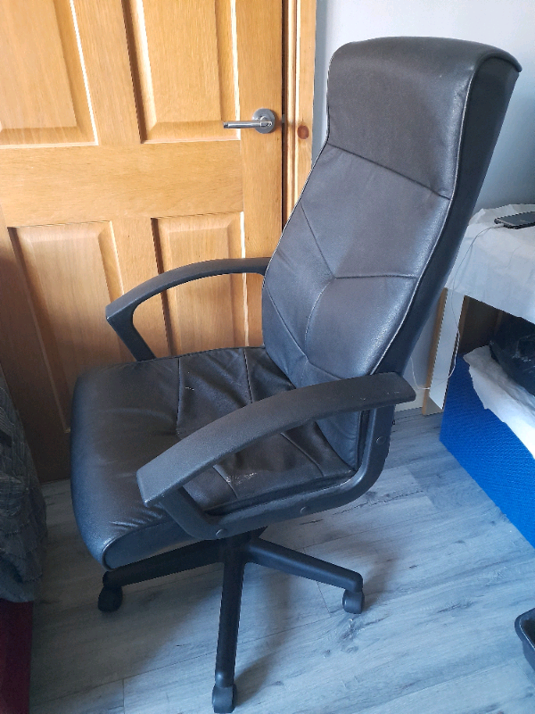 Swivel Chair 
