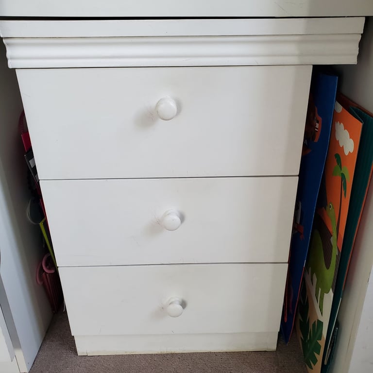 White painted chest of drawers