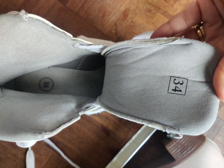 Graf ice skating skates size 34, excellent condition 