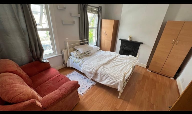 image for Amazing Master Bedroom in Cheap price. 