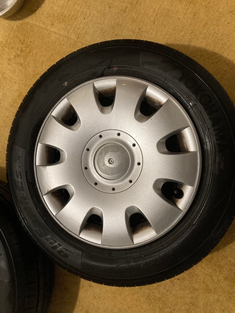 2 x VW Golf Mk5 15” Steel Wheels & Yokohama Tyres 195 65 15
