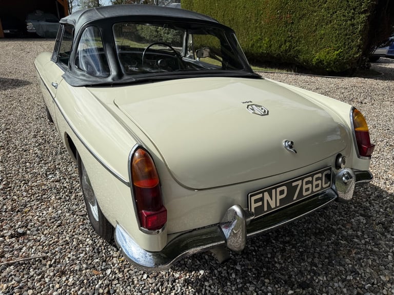 1965 MG MGB Pull Handle Roadster  Convertible PETROL Manual