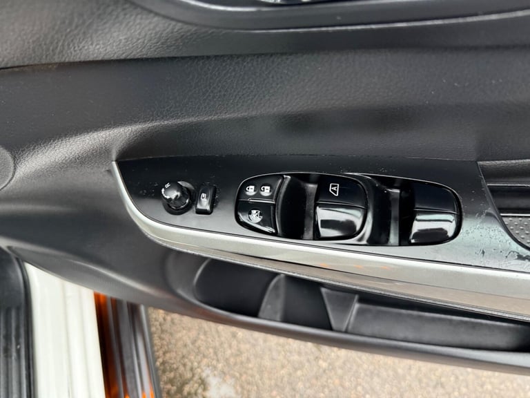 2018 Nissan Navara 2.3 dCi Tekna Auto 4WD Euro 6 4dr PICK UP Diesel Automatic