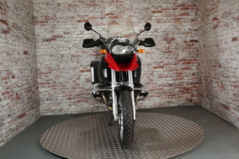 BMW R1200GS - 2005 Petrol Manual in Red