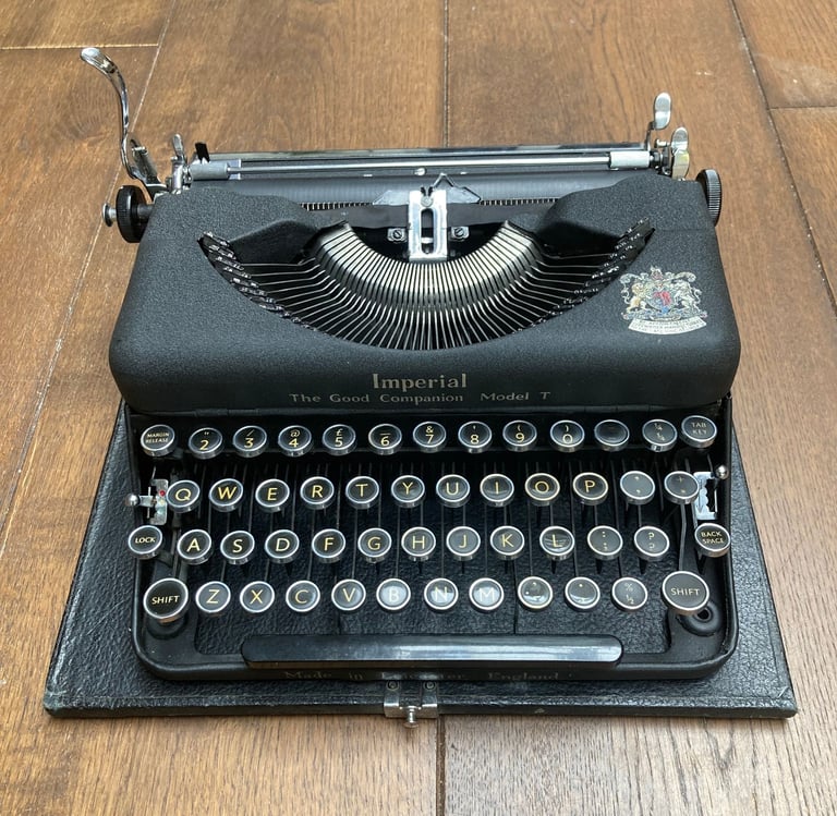 Vintage Imperial The Good Companion Model T Typewriter