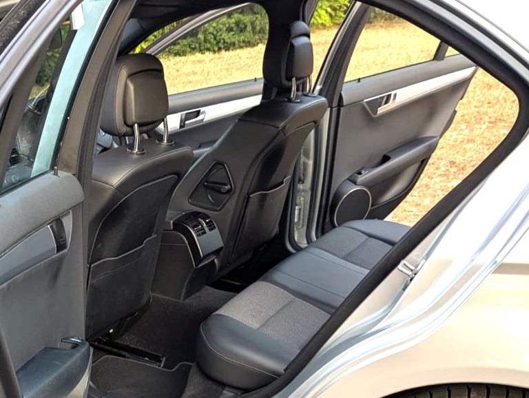 2010 Mercedes-Benz C-Class C180 CGI BlueEFFICIENCY Sport 4dr Auto SALOON Petrol Automatic