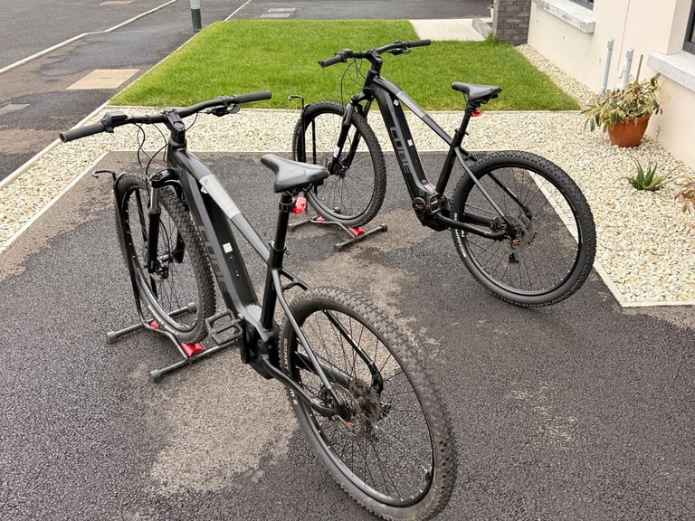 CUBE REACTION Electric Mountain  Bike x 2 & Towbar Mounted Carrier