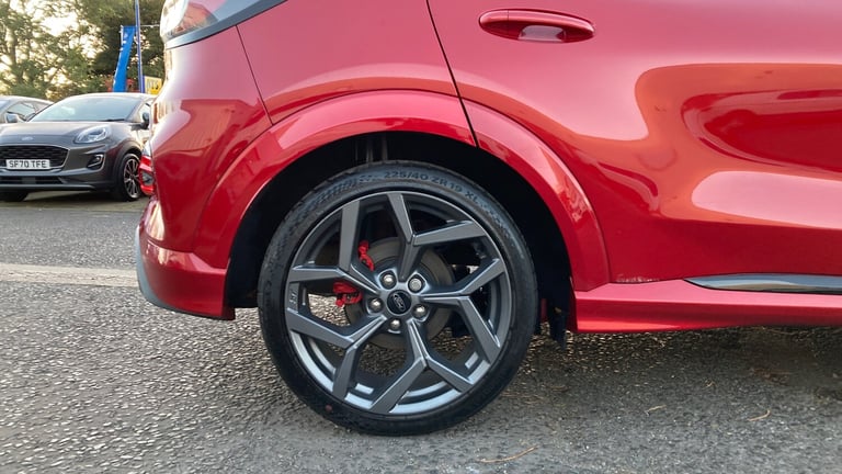 2025 Ford Puma 1.0 EcoBoost Hybrid mHEV ST 5dr DCT HATCHBACK PETROL Automatic