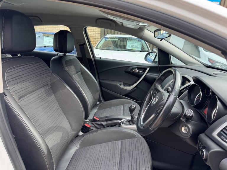 2014 Vauxhall Astra 1.4 16v Excite Euro 5 5dr HATCHBACK Petrol Manual