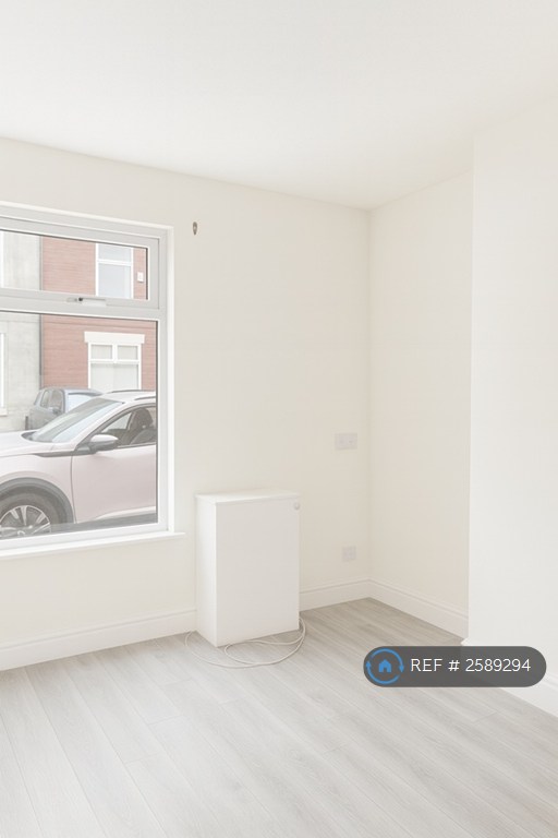 2 bedroom house in Seddon Street, Little Hulton, Manchester, M38 (2 bed) (#2589294)