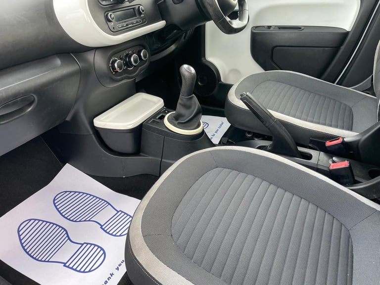 RENAULT TWINGO 1.0 SCE 15 REG 5 DOOR 12 MONTHS MOT ROAD TAX £20 LOW INSURANCE 50+MPG