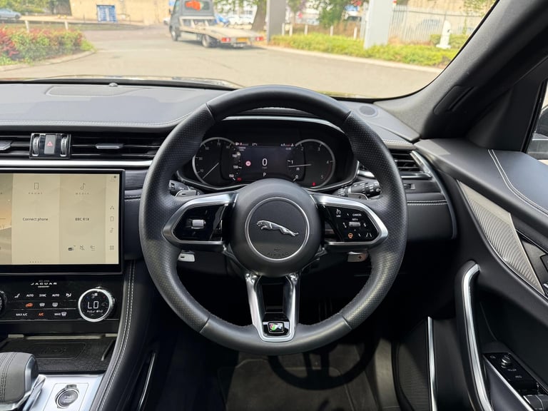 2022 Jaguar F-Pace 2.0 D200 MHEV R-Dynamic Black SUV 5dr Diesel Auto AWD Euro 6 (s/s) (204 ps) ES...