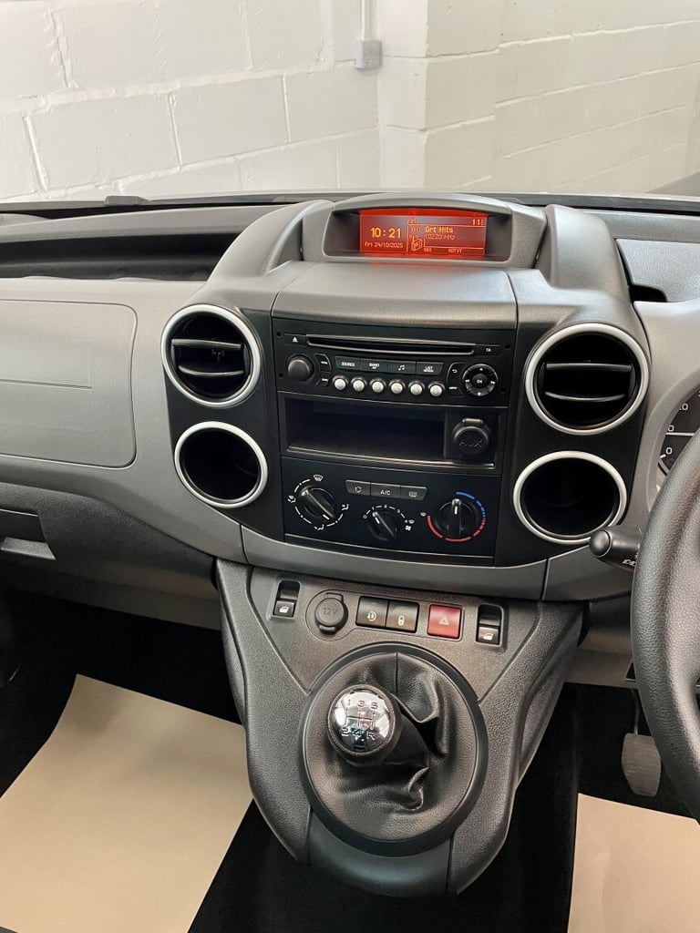 PEUGEOT PARTNER TEPEE 1.6 BlueHDi Allure WAV wheelchair accessible vehicle 2018