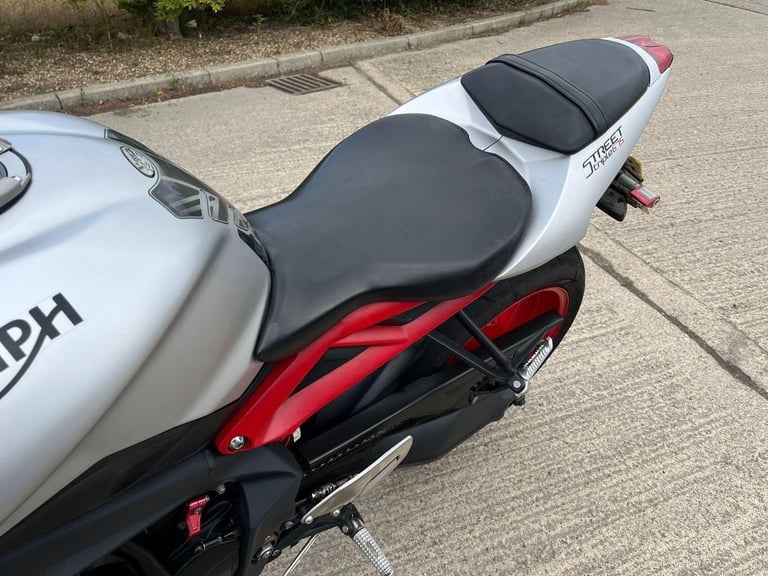2015 64 TRIUMPH STREET TRIPLE 675 RX 675R NAKED R NEW MOT HPI CLEAR