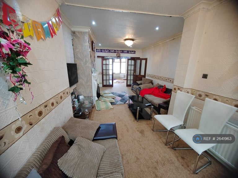 4 bedroom house in Boardman Road, Manchester, M8 (4 bed) (#2641963)