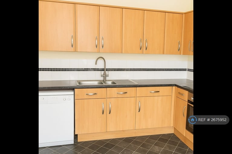 3 bedroom flat in Regent Street, Bristol, BS8 (3 bed) (#2675952)
