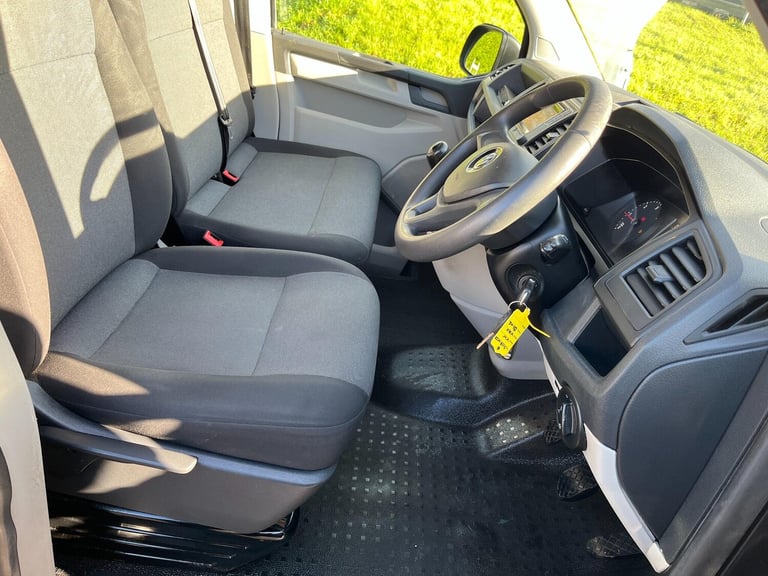 2017 Volkswagen Transporter 2.0 TDI T28 BlueMotion Tech Startline FWD SWB Euro 6 (s/s) 5dr PANEL ...