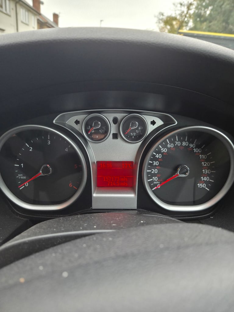 FORD FOCUS 