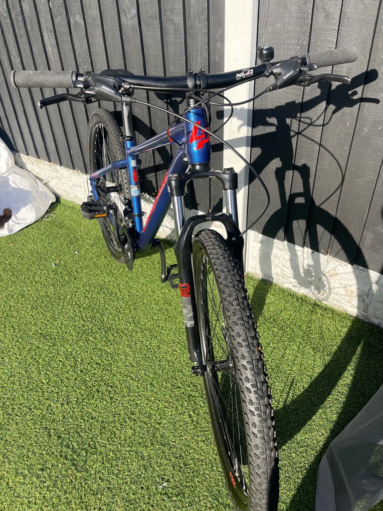 Lapierre Edge Mountain Bike 27.5 wheel small mens frame