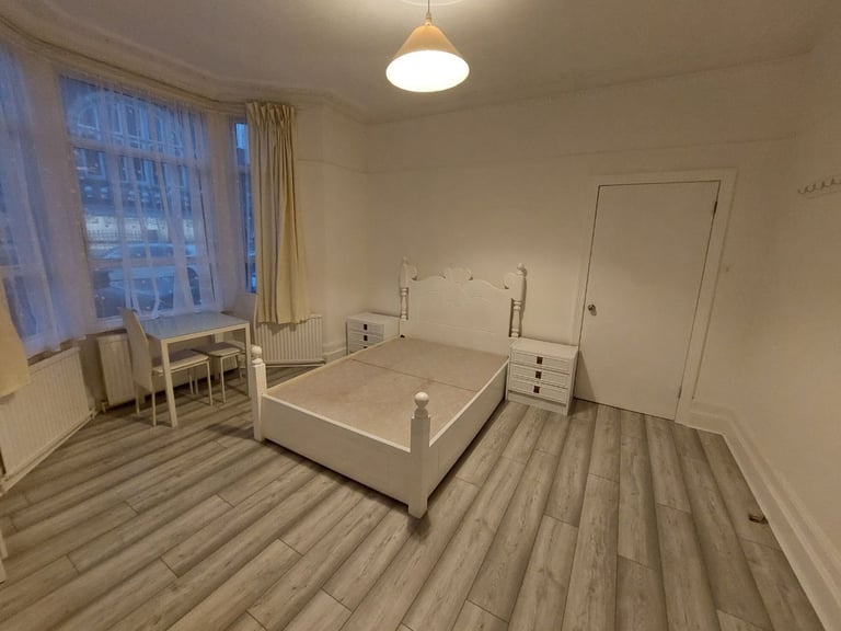 Double room to rent, all bills included in Cricklewood NW2 