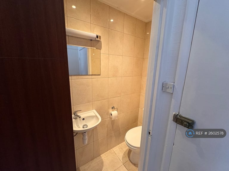 1 bedroom in Sussex Gardens, London, W2 (#2602578)
