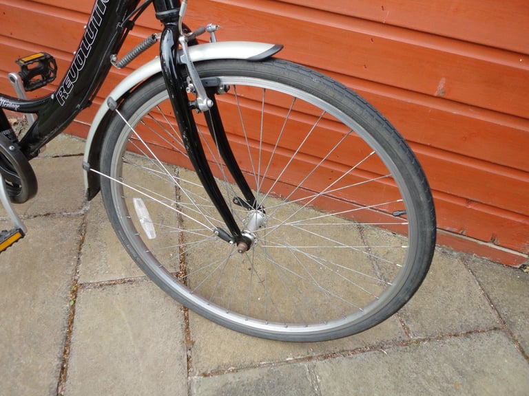 Revolution heritage ladies city bike, 16 inch lightweight step through frame, 28 inch wheels