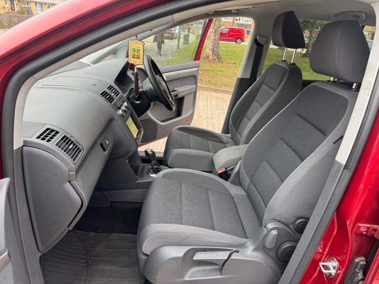 2024 Volkswagen Touran 1.4 TSi Auto MPV PETROL Automatic