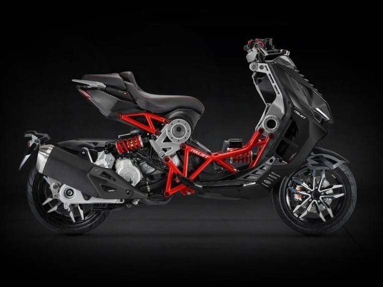 ItalJet Dragster 200cc Naked Sports Automatic Scooter Was £5299 Now £3699