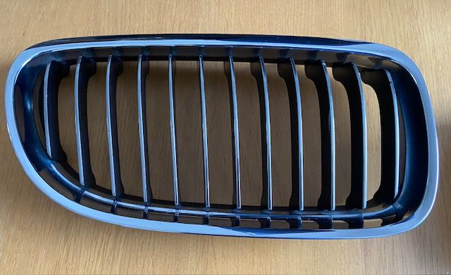 A Pair of Genuine BMW 3 Series (E90) Silver Kidney Grilles.