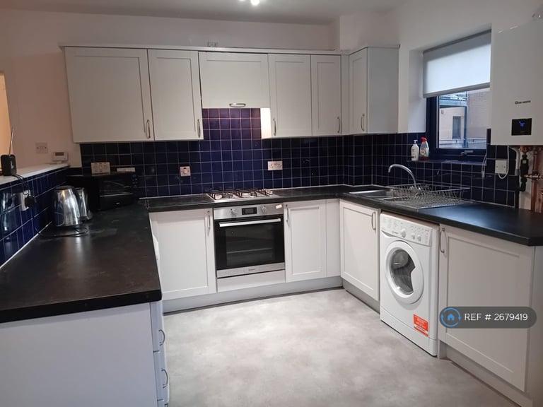 2 bedroom flat in Bold Street, Hulme, Manchester, M15 (2 bed) (#2679419)