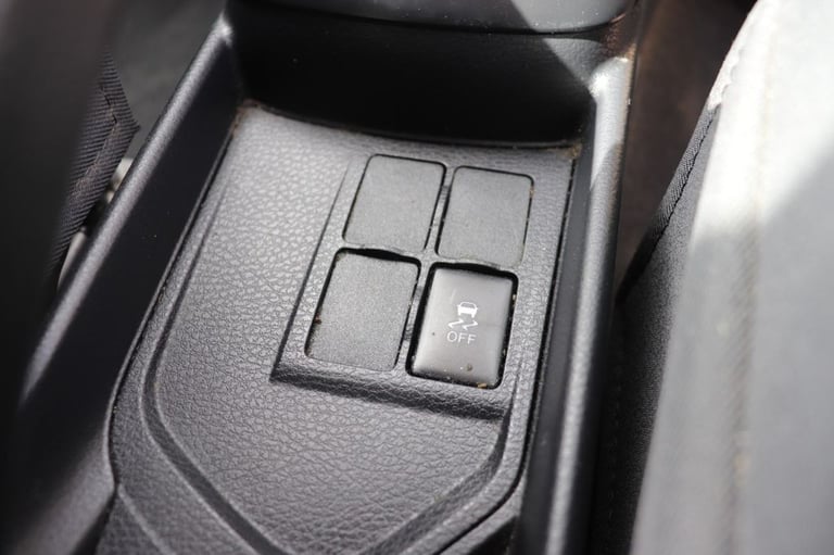 2019 Toyota Yaris 1.5 VVT-i Icon Tech 5dr HATCHBACK PETROL Manual