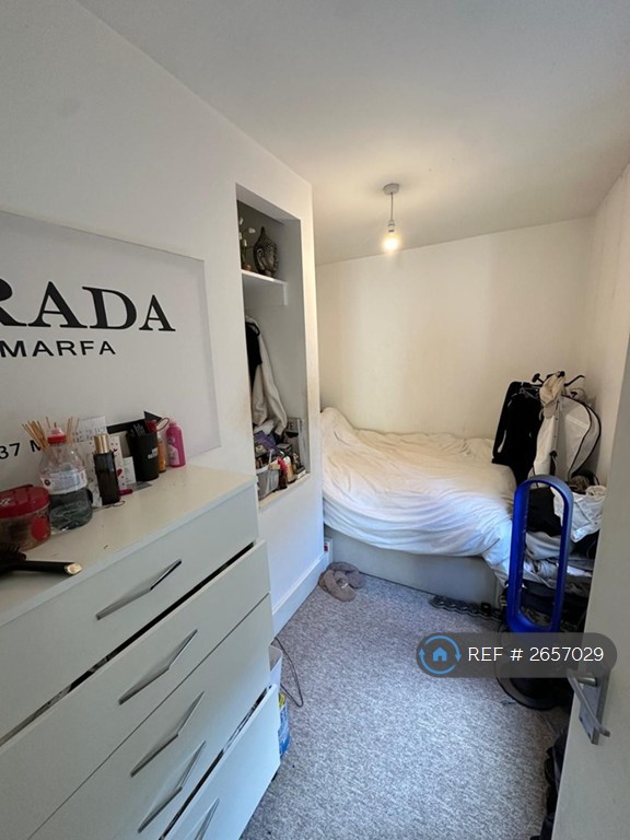 2 bedroom flat in High Road Leytonstone, London, E11 (2 bed) (#2657029)