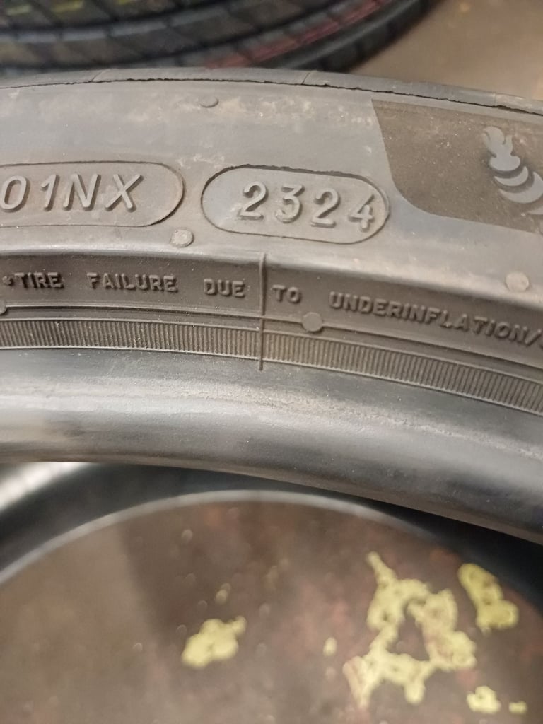 1x 295 30 20 Michelin Tyre