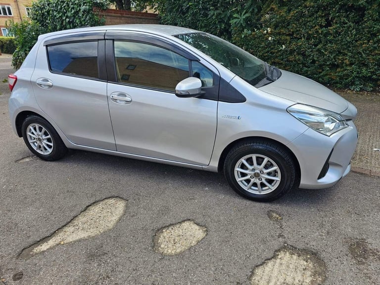 2018 Toyota Yaris 1.5 VVT-h Icon Tech E-CVT Euro 6 (s/s) 5dr Hatchback HYBRID ELECTRIC Automatic